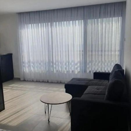 Ryo 11 דירת נופש חדשה על חוף הים נוף לים Apartment Bat Yam Luaran gambar