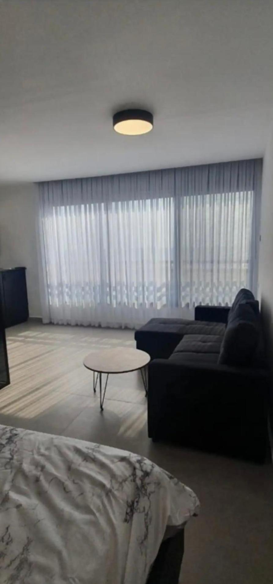 Ryo 11 דירת נופש חדשה על חוף הים נוף לים Apartment Bat Yam Luaran gambar